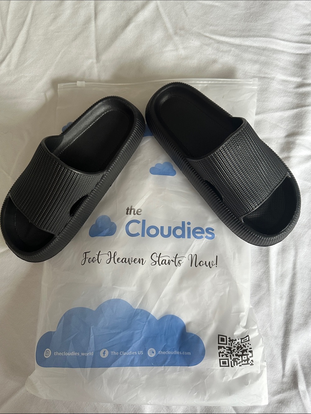 Cloudies Women's Black Slide Slippers - Cushioned Comfort